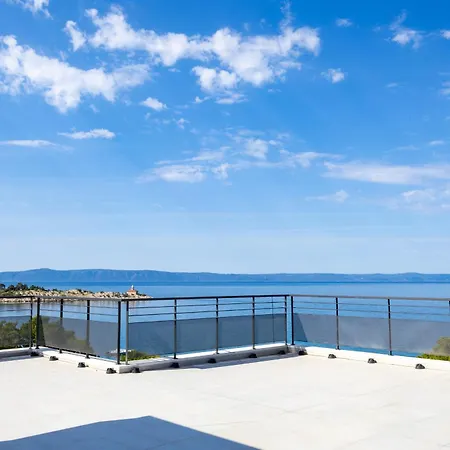 Beachfront Pebble Srzic